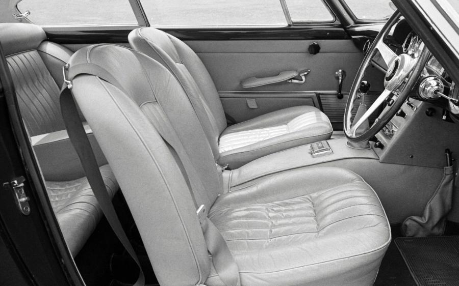  Ferrari 250 GT 2+2 Coupe 1961 года  (UK) (фото 3 из 8)